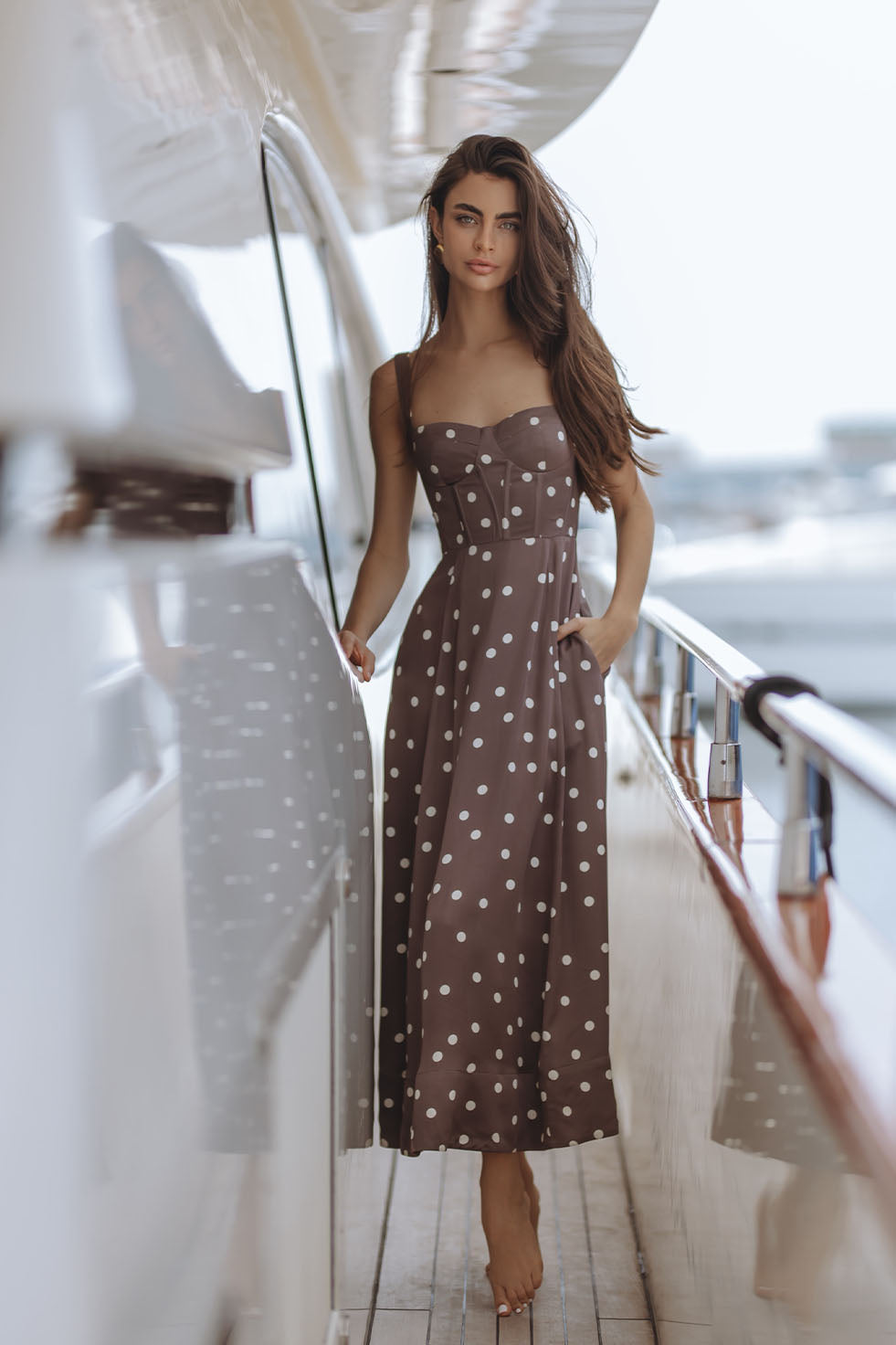 オオツカオリカラ　モカdress ODETTE CORSET MIDI DRESS - MOCHA TAUPE / IVORY POLKA – CHIC LE FRIQUE