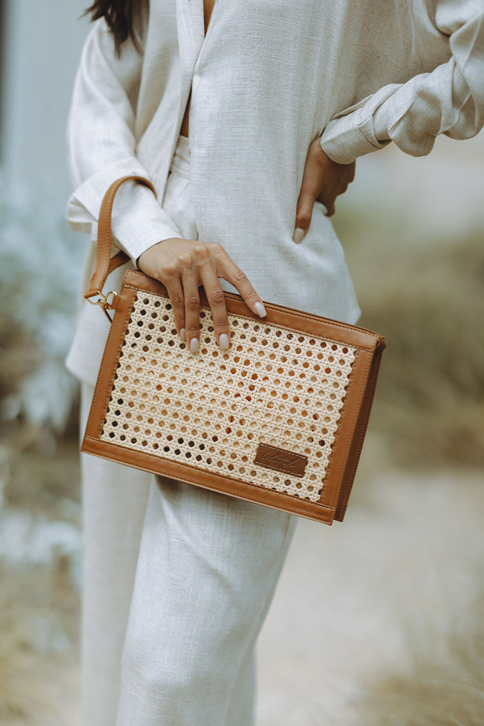 DUBAI PLAIN CLUTCH - TAN