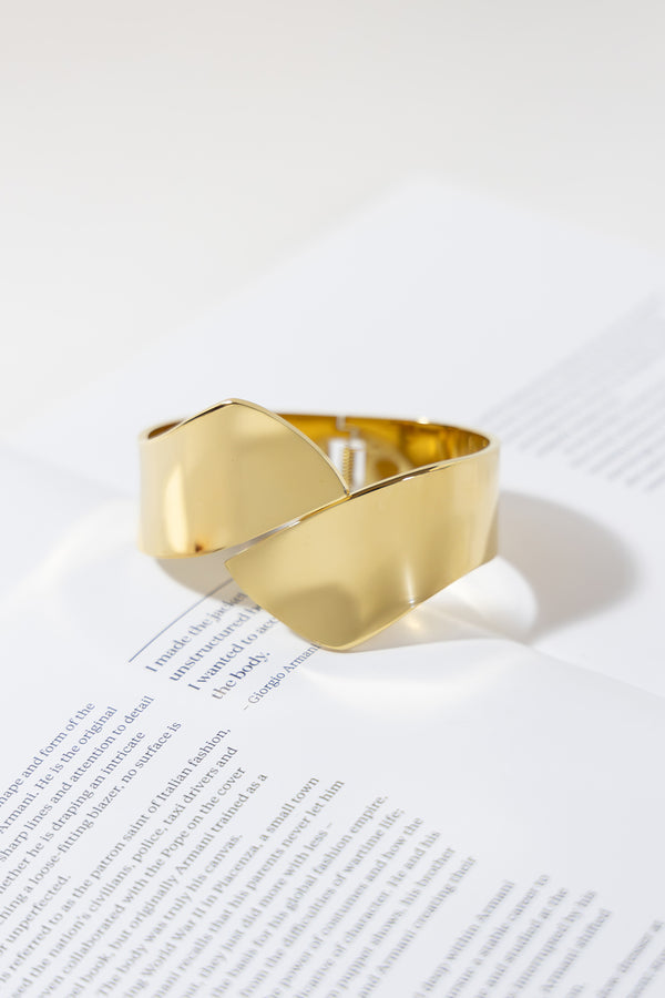 GEOMETRICAL GOLD CUFF