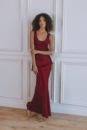ELIZA SCOOP NECK SATIN TOP - BURGUNDY