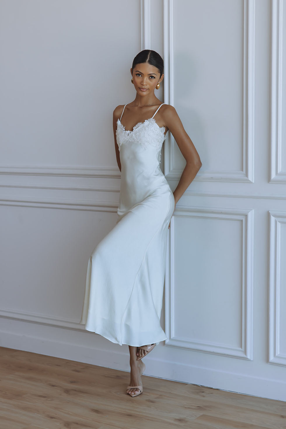 本日限定値下げ　ANDWANG Élégance Ribbon Dress S ELISAN LACE SATIN MAXI DRESS - IVORY – CHIC LE FRIQUE