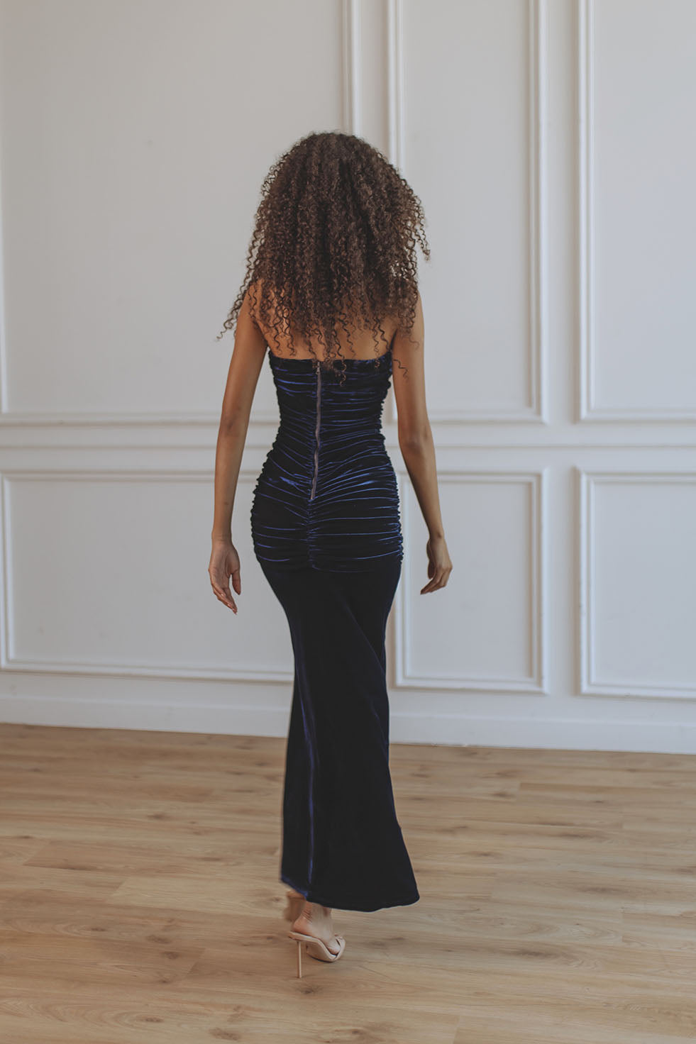 ELVIRA CORSET VELVET MAXI DRESS - NAVY CHIC LE FRIQUE ELVIRA CORSET VELVET MAXI DRESS - NAVY CHIC LE FRIQUE
