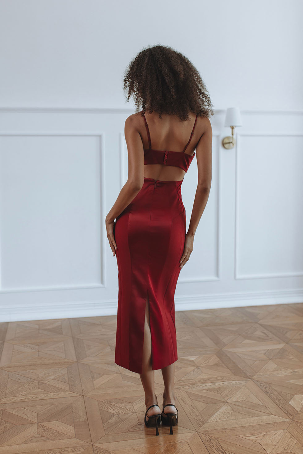 KATANA FITTED MIDI DRESS - BURGUNDY