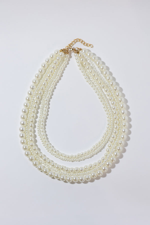 LAYERED PEARLS NECKLACE - SHORT