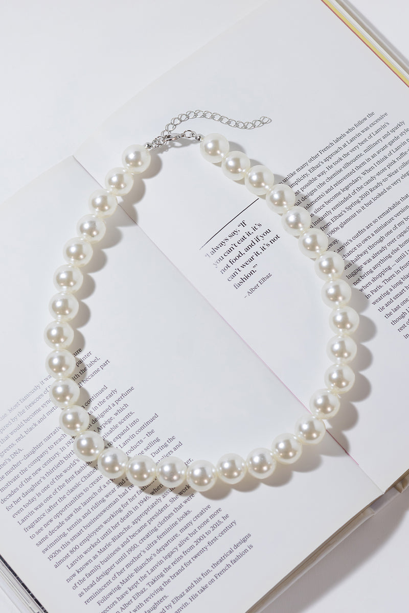 PEARLS CHOKER